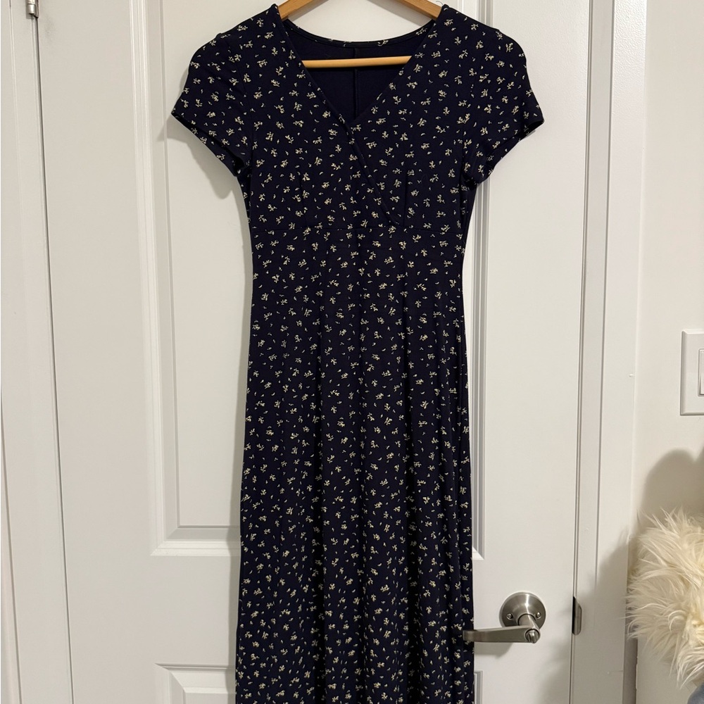 Chic Navy Floral Midi Dress